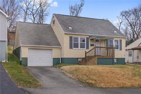 717 Park Ave, Mount Pleasant, PA 15666