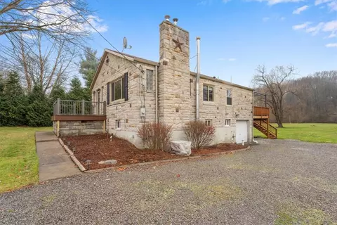 152 Old Glade Mill Rd, Valencia, PA 16059