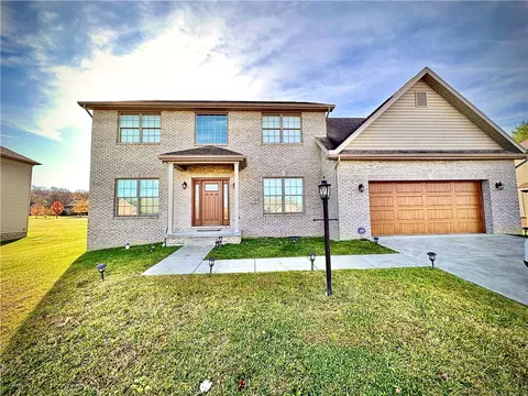 1117 Cross Creek Dr, Uniontown, PA 15401