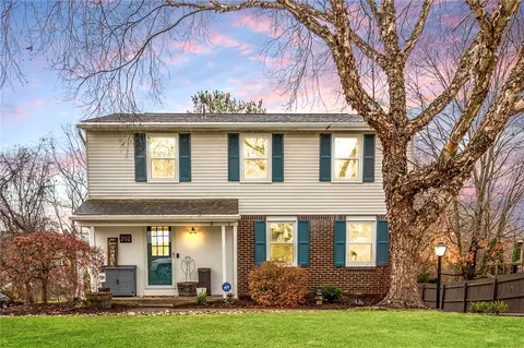 202 Glenmore Dr, Coraopolis, PA 15108