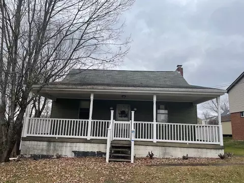 5812 Broad St, South Park, PA 15129