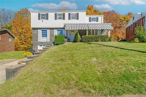340 Crescent Garden Dr, Pittsburgh, PA 15235