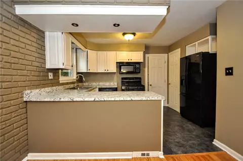 4705 E Willock Rd, Pittsburgh, PA 15227 photo 33