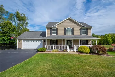 106 Sycamore Ln, Washington, PA 15301