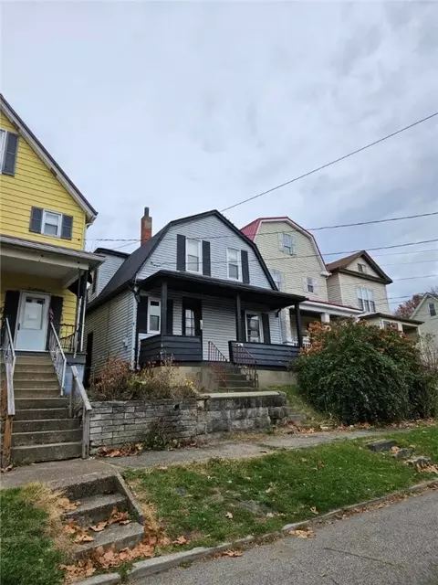 1021 8th Ave, Brackenridge, PA 15014