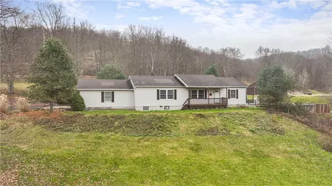 3779 River Rd, Ellwood City, PA 16117