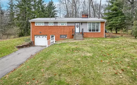 319 Forestwood Dr, Gibsonia, PA 15044