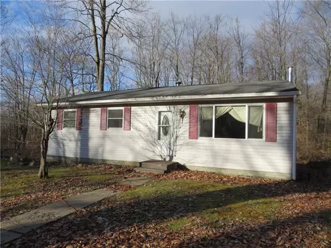 107 Glacial Till Rd, Grove City, PA 16127