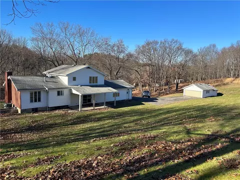 2094 Dime Rd, Vandergrift, PA 15690 photo 5
