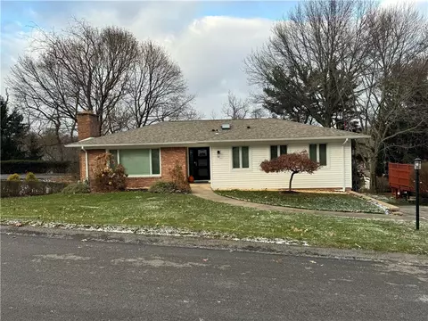 930 Waldwick Dr, Pittsburgh, PA 15237
