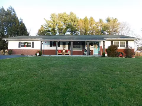 440 Mt Morris Rd, Mount Morris, PA 15349
