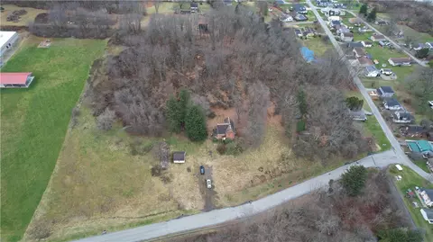 815 Harmony Fisher Ave, Ellwood City, PA 16117