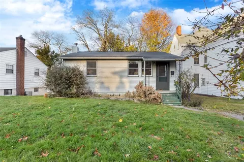 1227 Mccabe Ave, Coraopolis, PA 15108