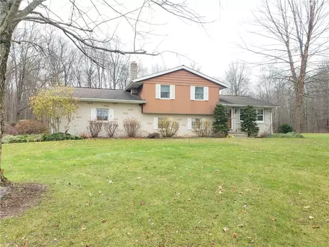2525 Moores Corner Rd, Volant, PA 16156