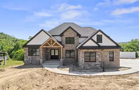 1072 Skyline Dr, Canonsburg, PA 15317