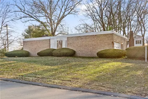 95 Lynn Haven Dr, Beaver, PA 15009