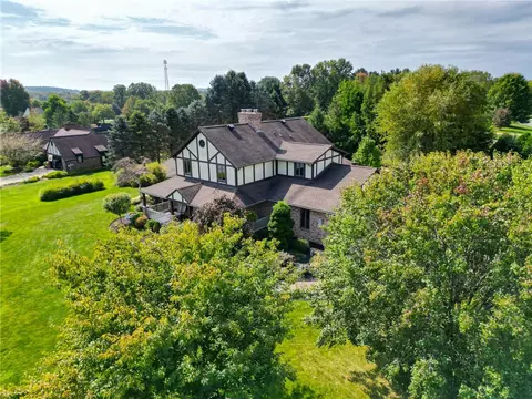 1405 Morningstar Dr, Aliquippa, PA 15001