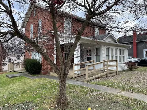 54 Clarksville St, Greenville, PA 16125
