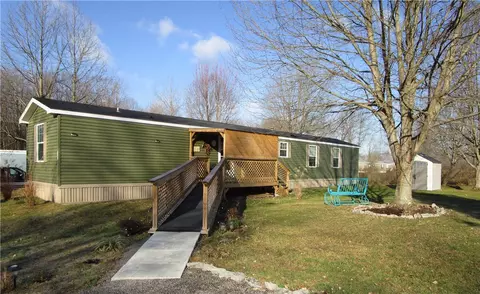 69 S Summit Rd #311, Greenville, PA 16125