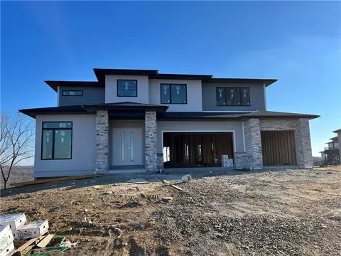 4201 Castlewood Ct, Export, PA 15632