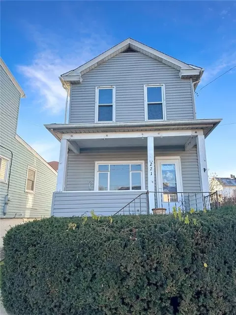 221 Magazine St, Carnegie, PA 15106
