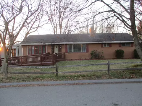 135 Orchard Dr, Beaver, PA 15009