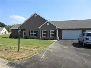 166 Clearwater Dr, Ellwood City, PA 16117