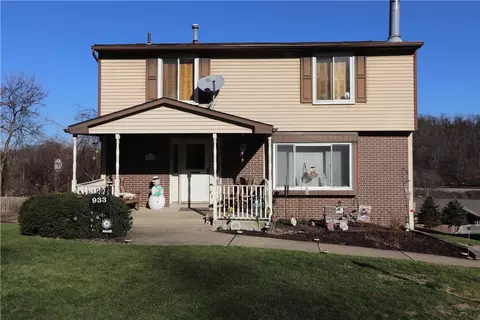 933 Hurl Dr, Pittsburgh, PA 15236