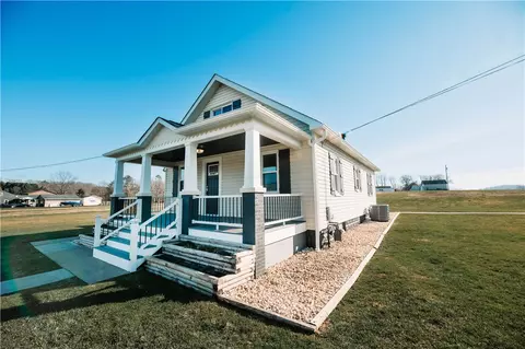 212 Montgomery Flats Rd, Ford City, PA 16226
