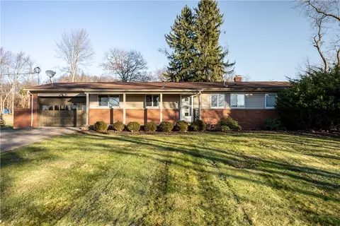 4012 Circle Dr, Bakerstown, PA 15007