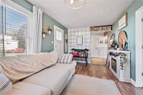 116 Wilhelm Dr, Monaca, PA 15061 photo 4