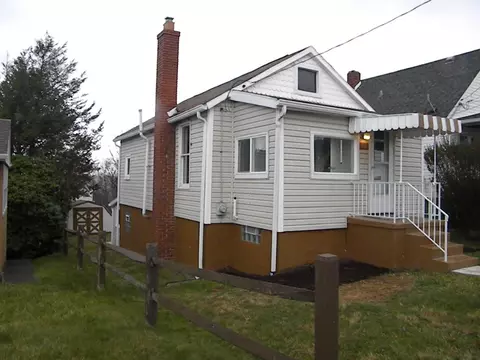 1005 Frank Ave, Jeannette, PA 15644