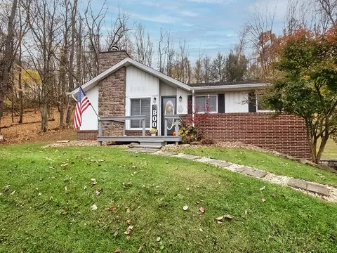 915 Davis School Rd, Washington, PA 15301