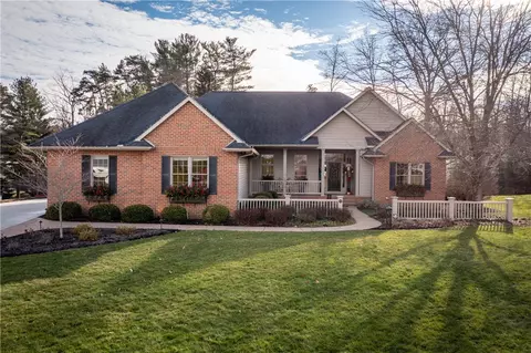 752 Bobwhite Dr, Hermitage, PA 16148