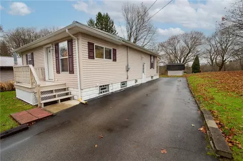 1804 Graceland Rd, New Castle, PA 16105