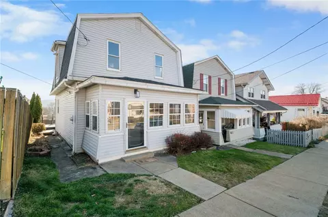 1016 9th Ave, Brackenridge, PA 15014