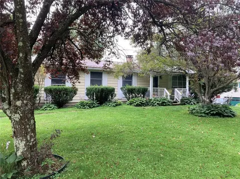 449 W Water St, Slippery Rock, PA 16057