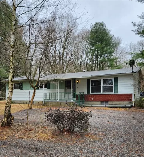 647 N Liberty Rd, Grove City, PA 16127