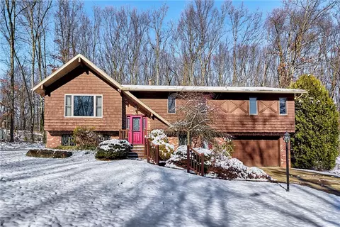 229 Evergreen Dr, Franklin, PA 16323