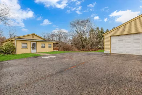 2320 Tuscarawas Rd, Beaver, PA 15009