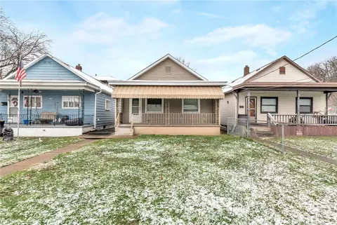 17 Schoen St, Mckees Rocks, PA 15136