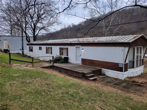 5223 Prosperity Pike, Prosperity, PA 15329