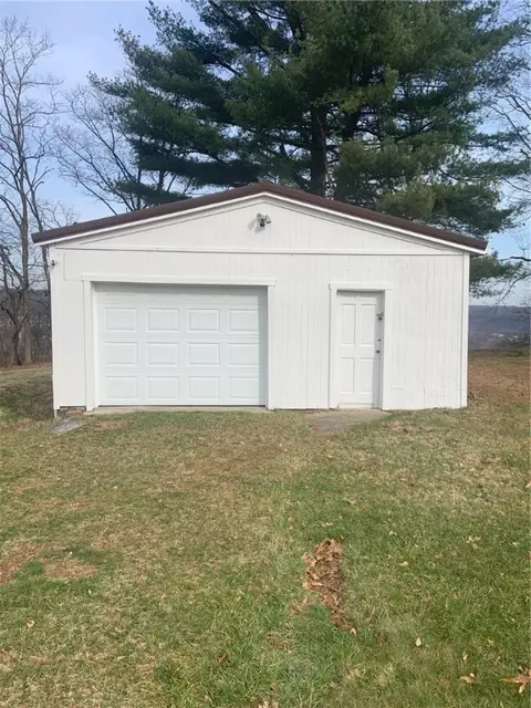 183 Shirley Dr, Monaca, PA 15061