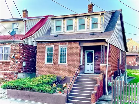 30 E 1st Ave, Latrobe, PA 15650