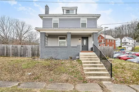 5 S 8th St, Youngwood, PA 15697