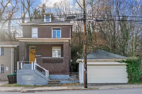 239 Singer Ave, Mckees Rocks, PA 15136