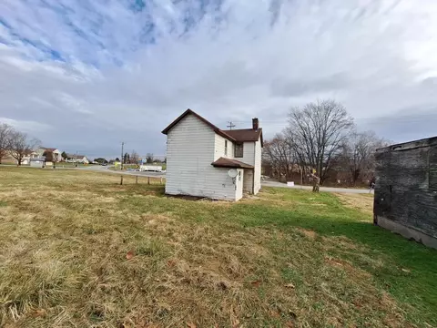 446 Wendel Rd, Irwin, PA 15642 photo 2