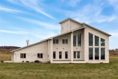 427 Jones Rd, Harrisville, PA 16038