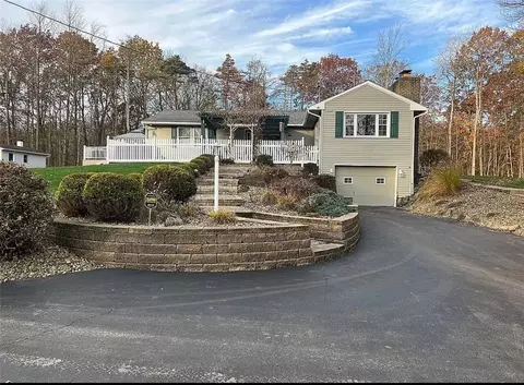450 E Maitland Ln, New Castle, PA 16105