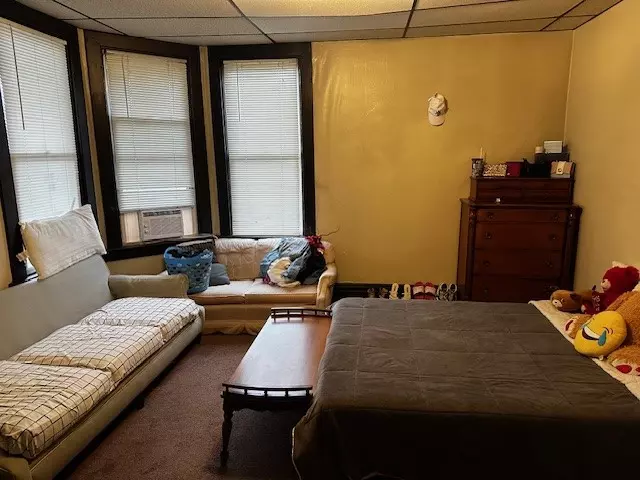  723 George St, Coraopolis, PA 15108 photo 4